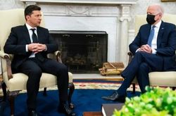 Hậu hội đàm cùng ông Putin, Tổng thống Mỹ 'bàn kế hoạch' với người đồng cấp Ukraine