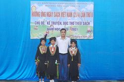 Thầy giáo cắm bản 'nuôi' ước mong thay đổi cuộc sống cho học trò nghèo