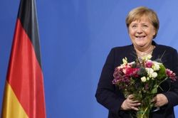 Bà Merkel lên kế hoạch ra tự truyện chính trị, mở bí mật 16 năm cầm quyền