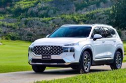 SantaFe bất ngờ trở thành xe Hyundai bán chạy nhất