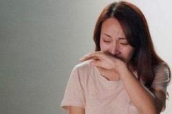 Cơm tối mẹ chồng nấu sủi cảo ăn, chồng đùa giỡn đổi bát ăn với tôi, vừa ăn một miếng tôi liền nghẹn ngào