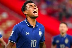 Tiền đạo Thái Lan vượt Công Vinh, đi vào lịch sử AFF Cup