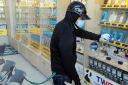 Bảo vệ siêu thị ở Hà Nội rợn người khi cướp kề dao 'câm mồm không tao giết'