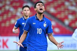 Teerasil Dangda sắp đi vào lịch sử
