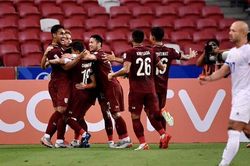 Philippines 1-2 Thái Lan: 'Voi chiến' giành vé đầu tiên vào bán kết AFF Cup
