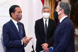Indonesia vừa đón Ngoại trưởng Mỹ, vừa tiếp quan chức Nga