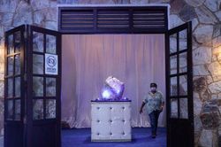 Phát hiện khối đá sapphire xanh lam tự nhiên lớn nhất thế giới