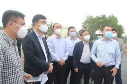Chủ nhiệm Ủy ban Kinh tế của Quốc hội khảo sát hiện trường Dự án đường bộ cao tốc Bắc - Nam