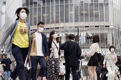 Mối lo 'mang virus đi muôn nơi' từ người mắc COVID-19 không triệu chứng