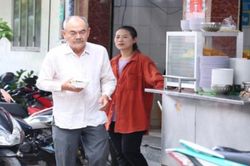 Nghệ sĩ Việt Anh, tuổi già cô đơn, lủi thủi nơi phòng trọ