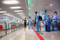 Từ ngày 1/1/2022 áp dụng quy định cách ly mới đối với người nhập cảnh