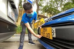 Hơn 15.000 xe kinh doanh vận tải ở TP. HCM chưa đổi biển số vàng
