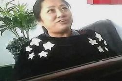Chồng sốc khi biết vợ sáng làm giúp việc, tối làm ấm giường