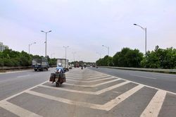Hà Nội thừa nhận bất cập về 'vạch sơn xương cá' trên tuyến Vành đai 3