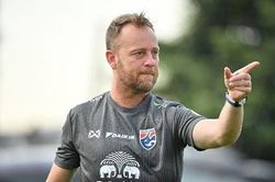 HLV Thái Lan: 'Việt Nam có đẳng cấp khác biệt ở AFF Cup 2020'