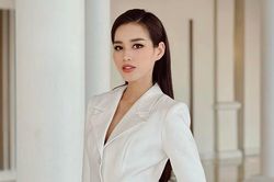 Đỗ Thị Hà từng ôm hôn thí sinh F0, đang đợi kết quả test COVID-19