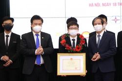 Nhiều thông điệp Bộ trưởng Nguyễn Kim Sơn gửi học sinh đạt giải quốc tế