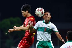 'Tiền đạo tuyển Việt Nam không dám đột phá'