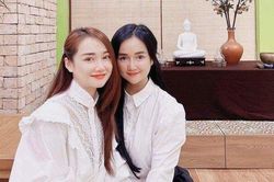 Chị gái đăng ảnh Nhã Phương mắt đỏ như vừa khóc kèm dòng trạng thái đầy ẩn ý