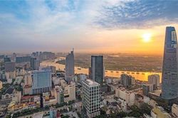 Dòng tiền chảy mạnh vào bất động sản cuối năm