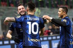 Simone Inzaghi thầm lặng