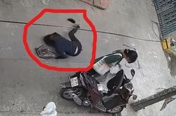 Truy tìm tên cướp mặc trang phục xe ôm công nghệ