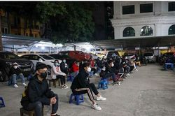 Hà Nội: Tóm gọn nhóm 'quái xế' tụ tập nẹt pô trên đường Võ Chí Công