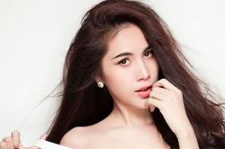 Sau nhiều lần bị nghi ngờ mang thai, Thủy Tiên đã có câu trả lời rõ ràng bằng một tấm ảnh