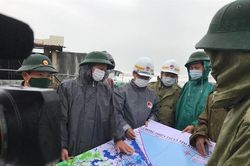 1 người chết, 8 tàu bị chìm, trôi dạt do bão số 9
