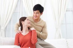 Phụ nữ ăn mặc lôi thôi cũng được, nhưng riêng 5 điều này phải luôn ''sang chảnh'' để chồng vừa yêu vừa nể