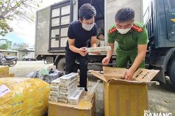 Tạm giữ số lượng lớn thuốc lá không có hóa đơn, chứng từ