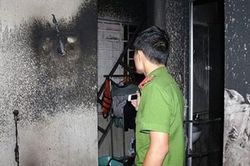 Níu kéo tình cảm bất thành, thanh niên đổ xăng đốt bạn gái