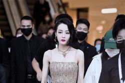 Địch Lệ Nhiệt Ba cứ ăn diện gợi cảm là lộ ngay nhược điểm gầy gò đáng báo động