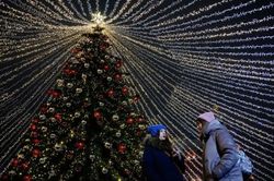 Mátxcơva lung linh ánh đèn chào đón Giáng sinh và năm mới 2022