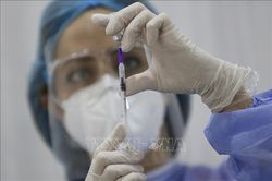 Thụy Điển khuyến nghị tiêm vaccine cho trẻ từ 5-11 tuổi mẫn cảm với bệnh viêm đường hô hấp trên