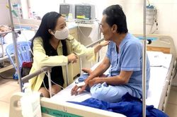 Giữa ồn ào với nghệ sĩ Thương Tín, Trịnh Kim Chi 'buồn nhiều lắm' nhưng vẫn giữ hình ảnh cho đàn anh