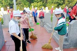 Giáo dục học sinh truyền thống yêu nước thông qua hoạt động trải nghiệm