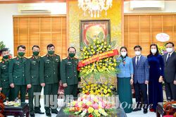 Đồng chí Lê Thị Kim Dung chúc mừng Bộ CHQS tỉnh