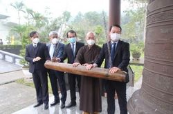 Chính trị - Xã hội Theo dòng thời sự Dâng hoa, dâng hương tại các Nghĩa trang Liệt sĩ