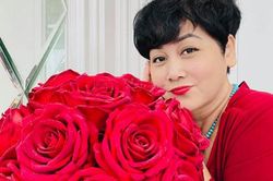 Vẻ đẹp đẫy đà của NSND Minh Hằng ở tuổi hưu: Căng tràn nhựa sống, tinh thần lạc quan