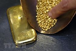 Giá vàng trên thị trường thế giới tăng do đồng USD yếu