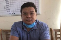 Lái ô tô đi uống cà phê rồi cạy cốp xe máy lấy trộm túi xách