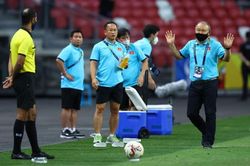 HLV Park Hang Seo 'chê' trọng tài: AFF Cup có nhiều tài trợ thì nên dùng VAR