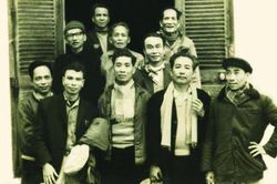 Trong 'tiếng chuông nhà thờ rung... '