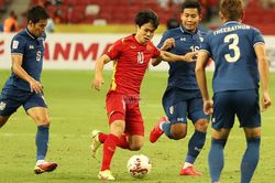 AFF Cup 2021 hôm nay: VFF kiến nghị áp dụng VAR. Cầu thủ Thái chơi tỉnh táo