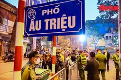Hà Nội: An ninh thắt chặt tại khu vực Nhà thờ Lớn trong đêm Noel
