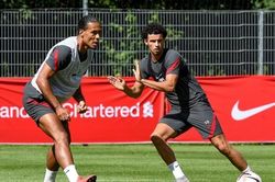 Trụ cột của Liverpool đồng loạt tái xuất sau thời gian điều trị COVID-19