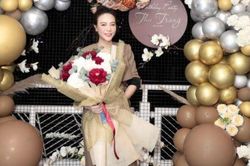 Hay đi giày bệt để đỡ 'dìm' chồng, Đàm Thu Trang vẫn rất cao tay khi chọn toàn kiểu nịnh chân, hack dáng đỉnh