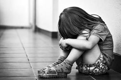 TPHCM: Bé gái 8 tuổi tử vong có nhiều vết bầm tím, nghi từng bị bạo hành