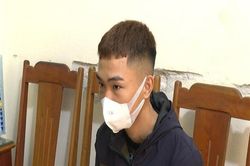 Bắt giữ nam thanh niên 10X cất giấu nhiều súng đạn và pháo nổ trong nhà